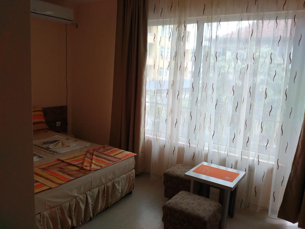 Fits Guest House Primorsko Esterno foto