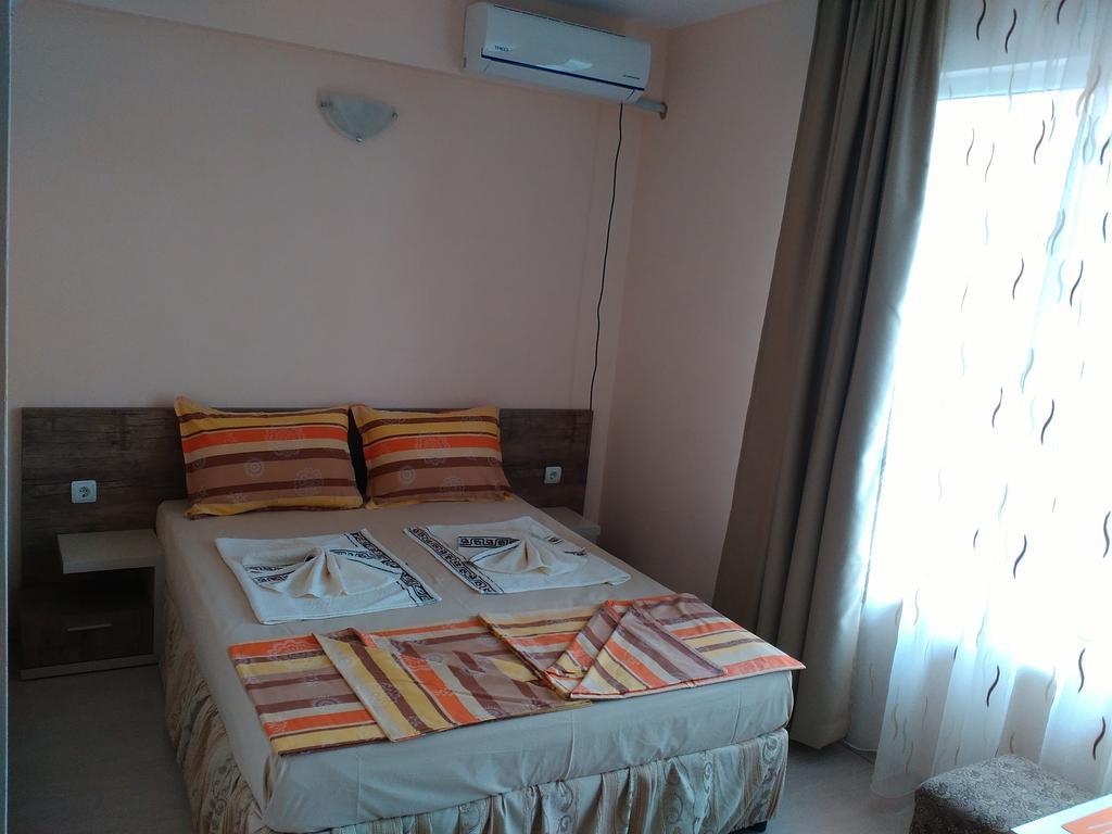 Fits Guest House Primorsko Esterno foto