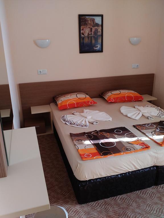 Fits Guest House Primorsko Esterno foto