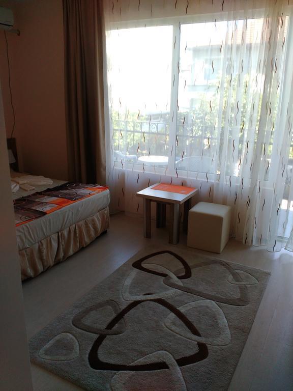 Fits Guest House Primorsko Esterno foto
