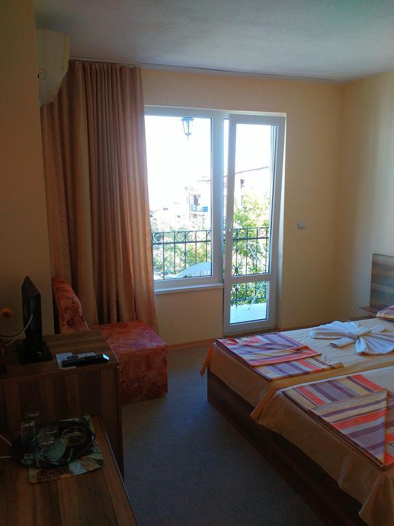Fits Guest House Primorsko Esterno foto
