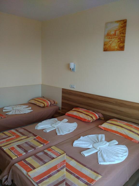 Fits Guest House Primorsko Esterno foto