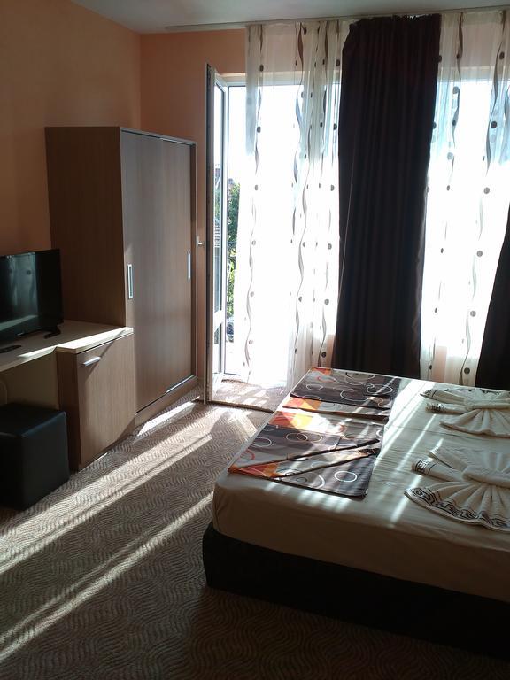 Fits Guest House Primorsko Esterno foto