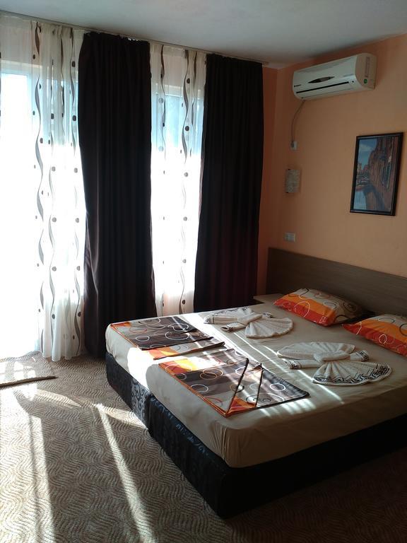 Fits Guest House Primorsko Esterno foto