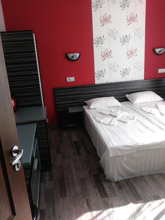 Fits Guest House Primorsko Esterno foto