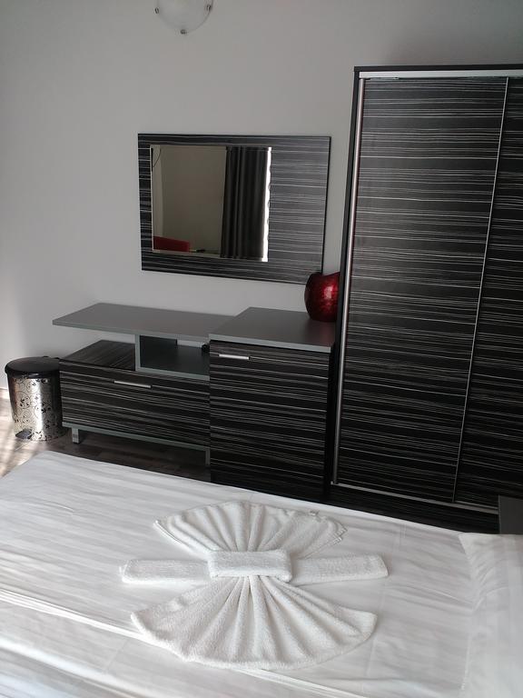Fits Guest House Primorsko Esterno foto